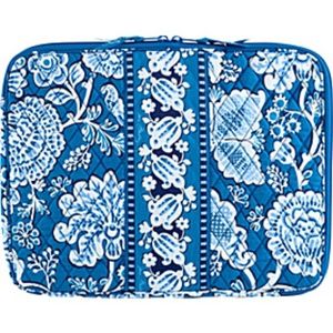 Blue Vera Bradley Laptop Sleeve 💙😍
